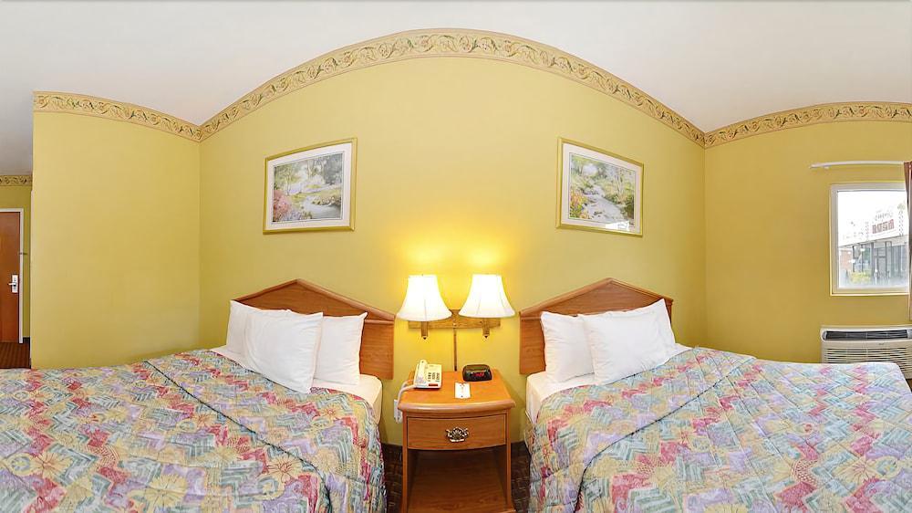 Econo Lodge Louisville Airport Екстериор снимка