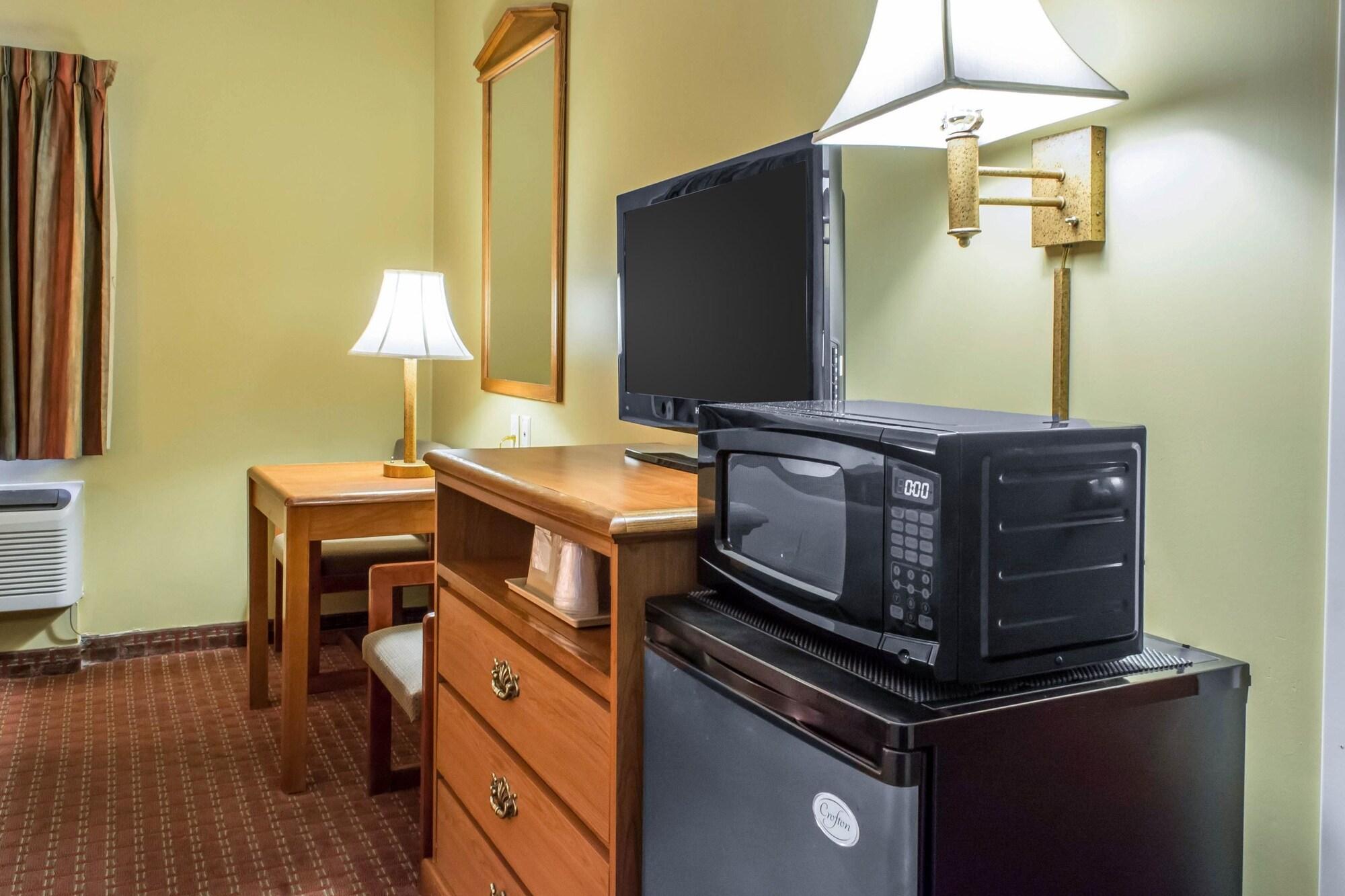 Econo Lodge Louisville Airport Екстериор снимка