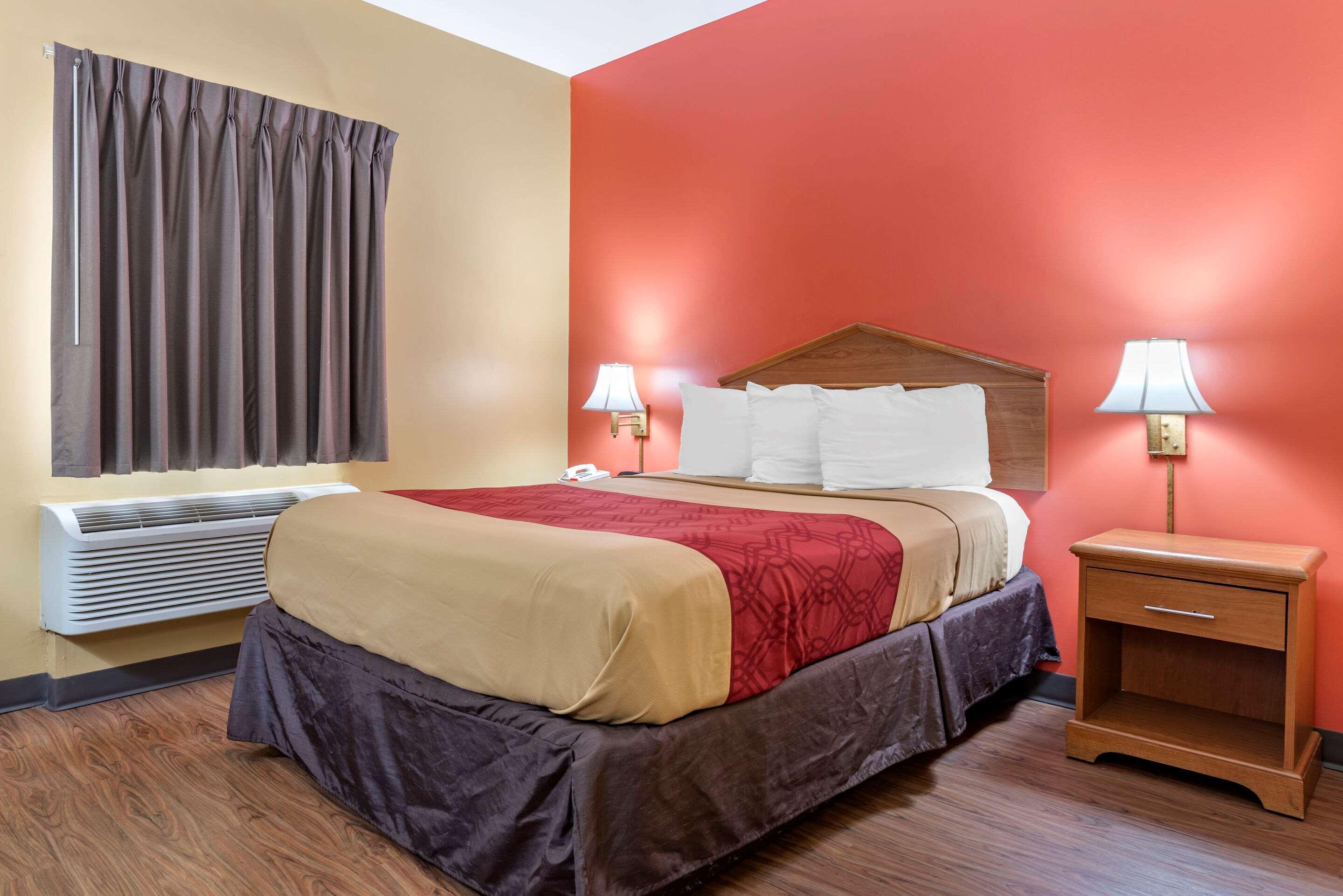 Econo Lodge Louisville Airport Екстериор снимка