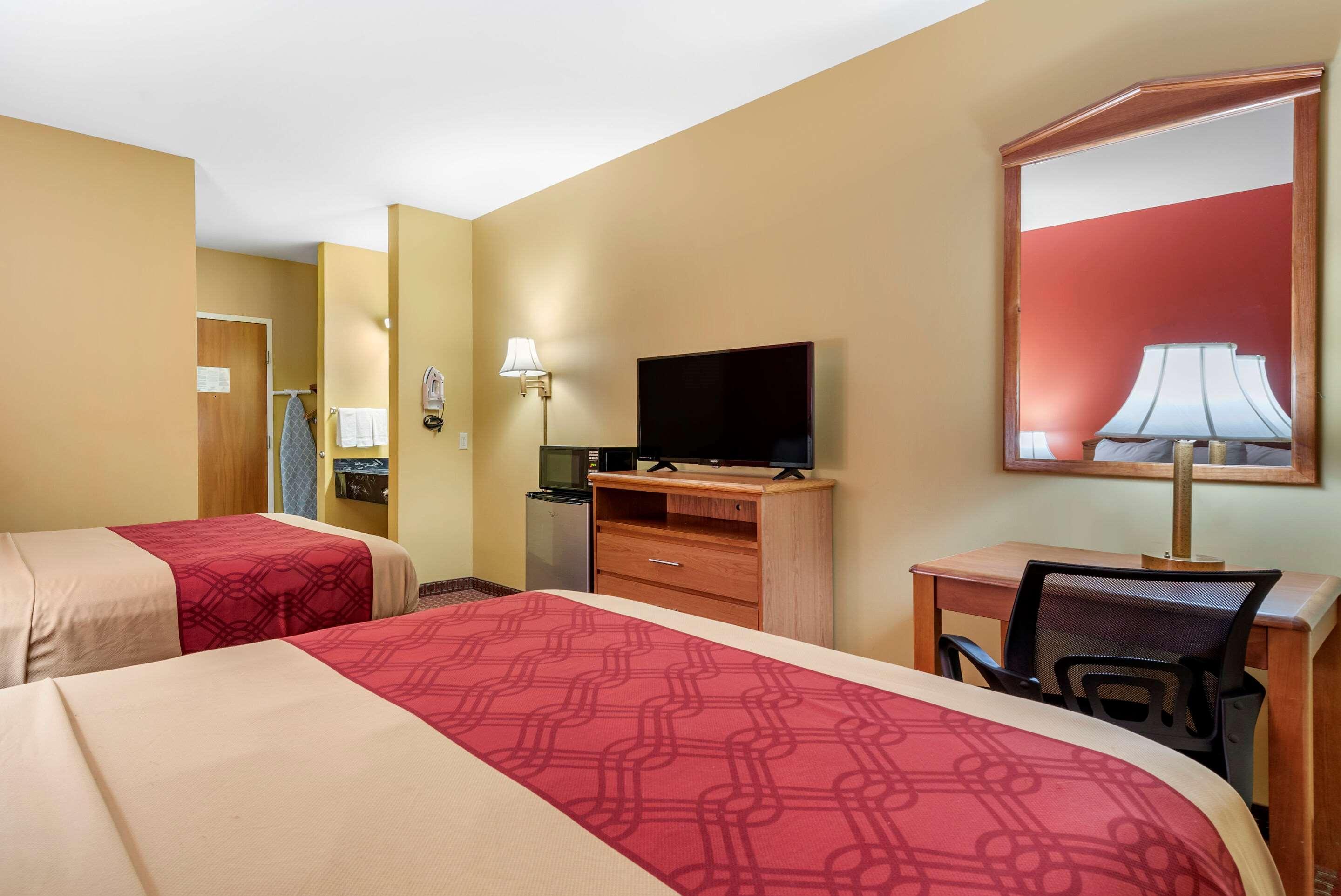 Econo Lodge Louisville Airport Екстериор снимка