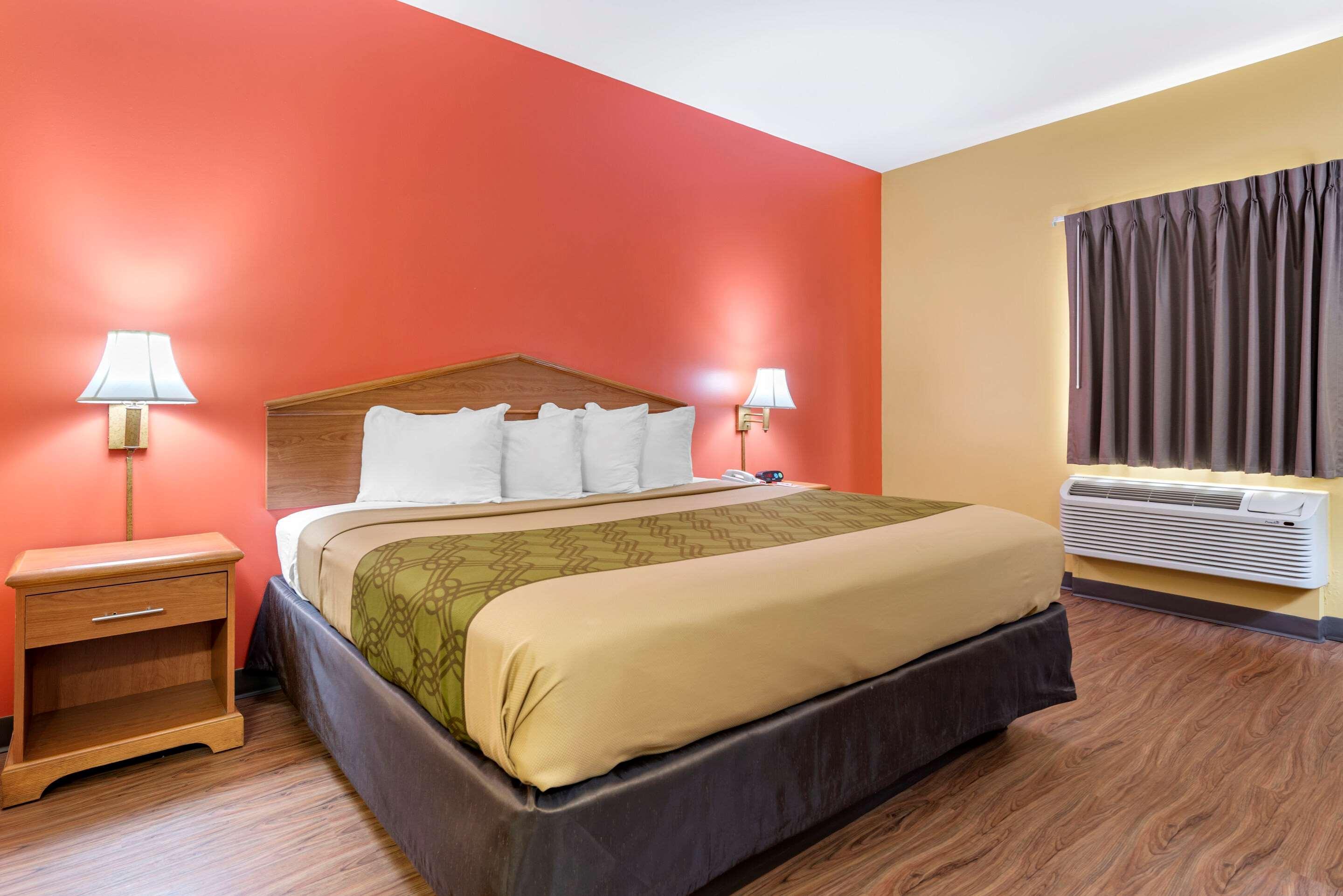 Econo Lodge Louisville Airport Екстериор снимка