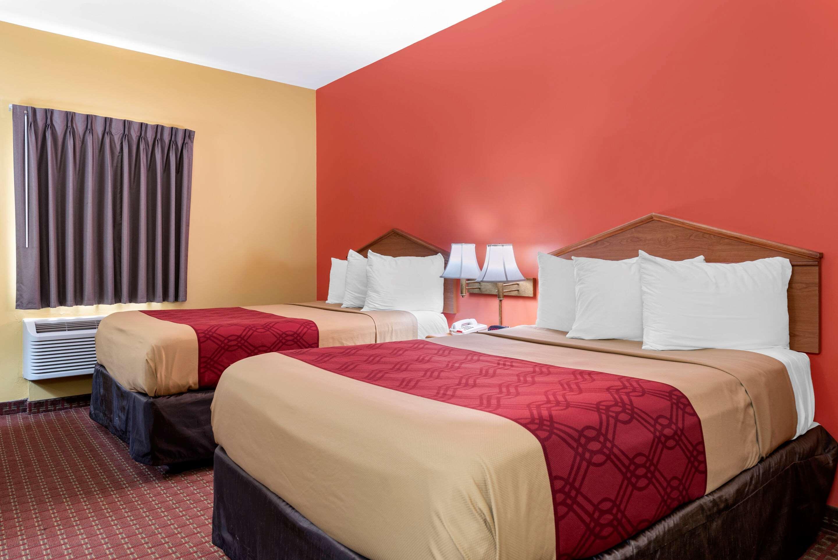 Econo Lodge Louisville Airport Екстериор снимка
